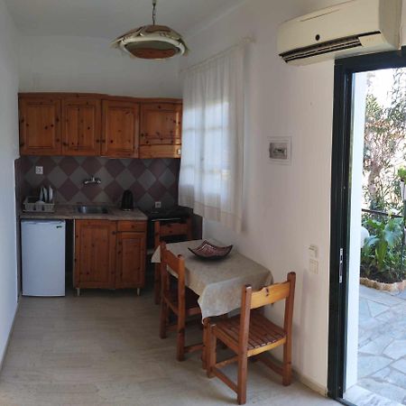 Alexandra'S Apartments อาคาราวี ภายนอก รูปภาพ